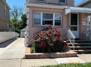 8632 258th St, Floral Park, NY 11001