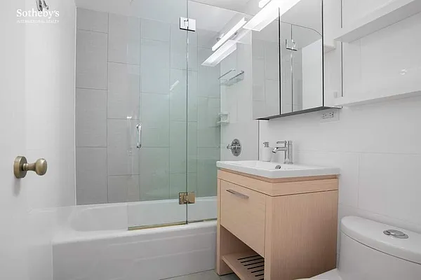 Sold by Sotheby's International Realty | media 19