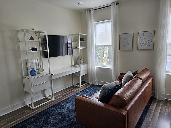 2nd image of 2203 Catharine St #2