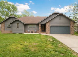 906 Brooke Ct, Nixa, MO 65714