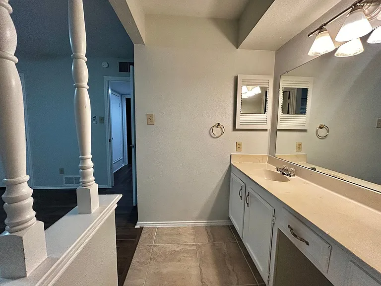 4205 Greencrest Dr — Photo 14