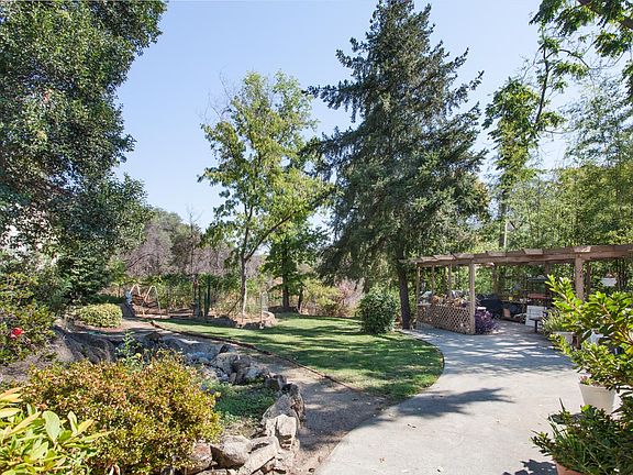 outside pathway main house