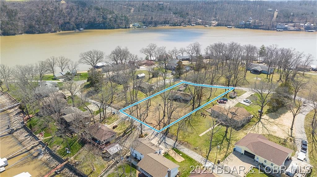 989 Genes Point Rd, Camdenton, MO 65020 | Zillow