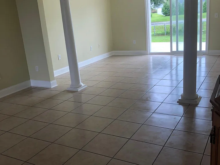 136 Centennial Cir — Photo 2