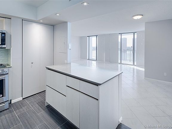 4th image of 17720 N Bay Rd APT 1005