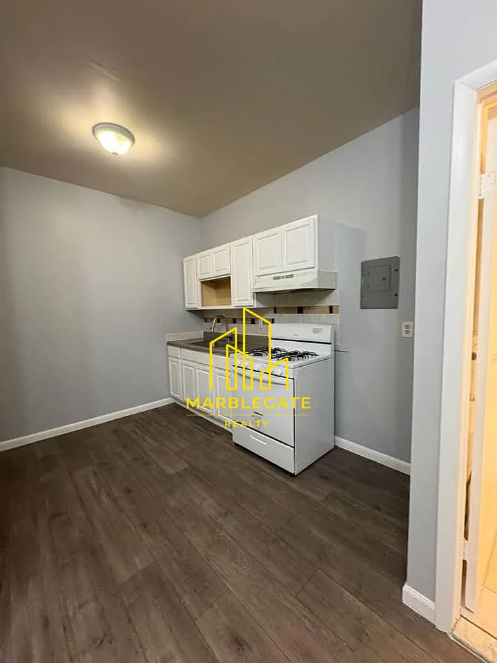 2 bed, 850 sqft, $1,700 — Photo 1