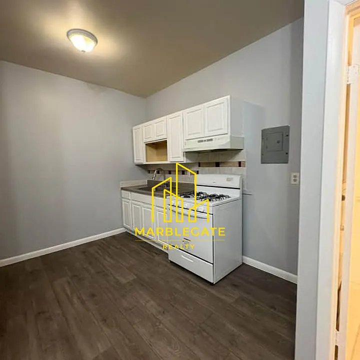 708 Summer Ave #11