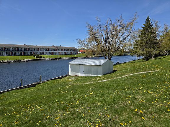 5th image of 216 Riverside Dr