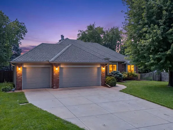 16329 Valley St, Omaha, NE 68130