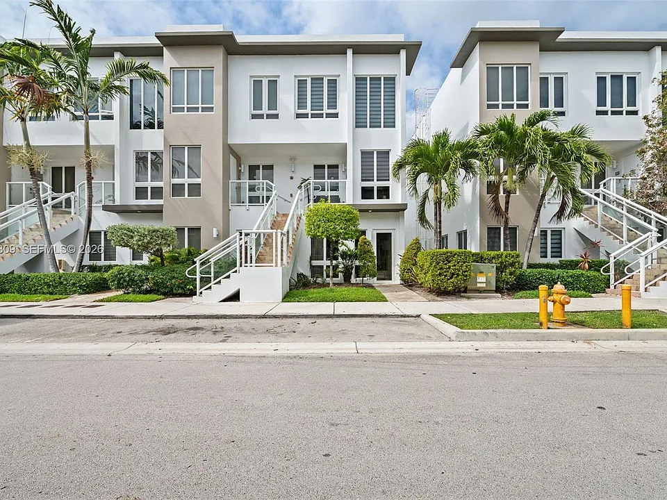 10305 NW 63rd Ter #105