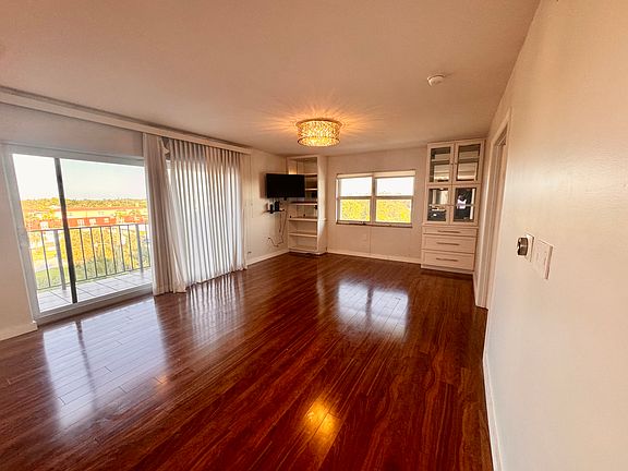 3rd image of 1839 Middle River Dr APT 505