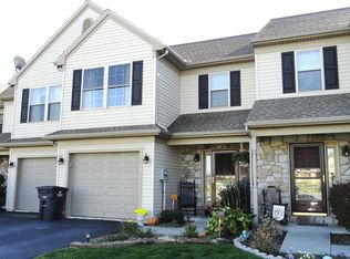 43 Granite Dr, East Earl, PA 17519