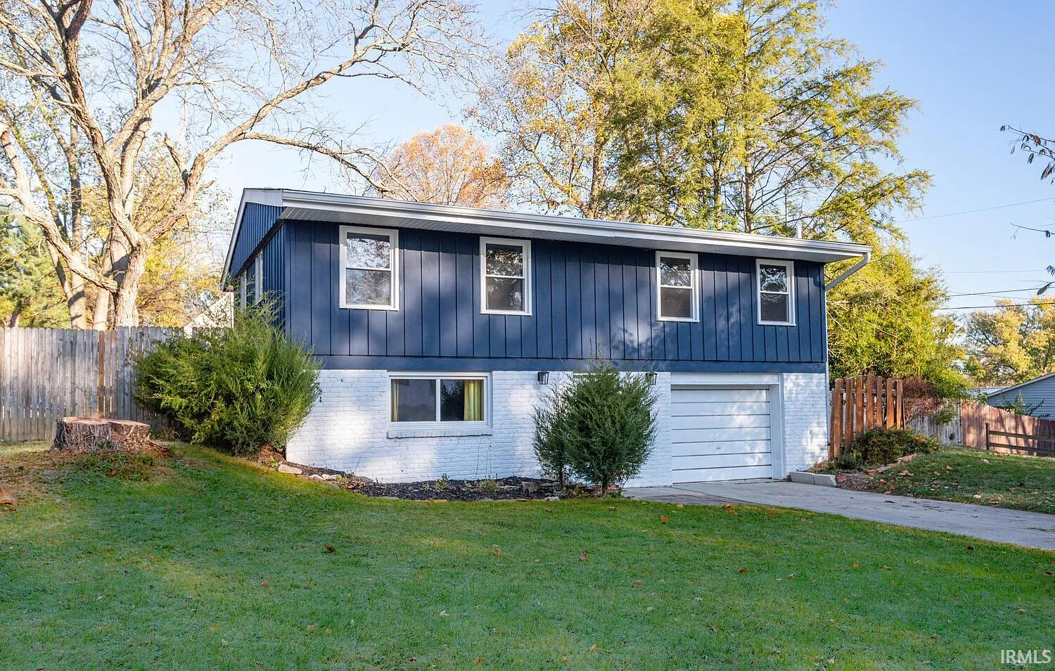1022 W Meadow Ln photo 1