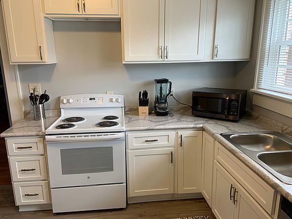 3rd image of 530 Eastern Pkwy