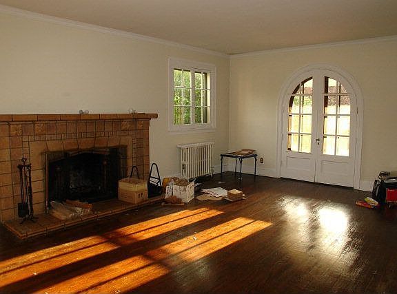 3rd image of 2131 Baird Ave