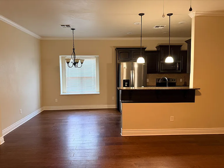 5702 NW Valor Ave — Photo 8