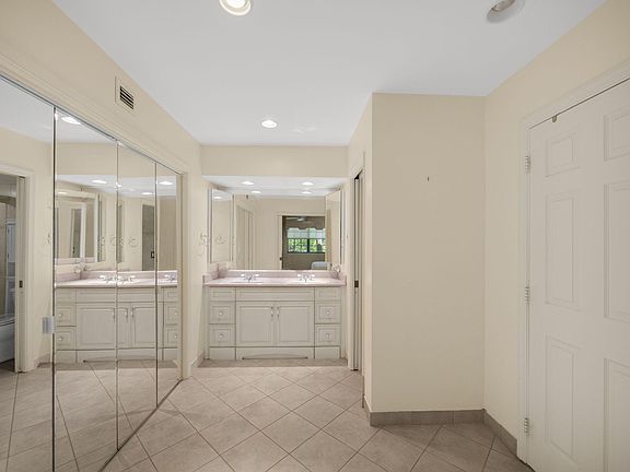 3rd image of 6263 Aspen Glen Lane #202