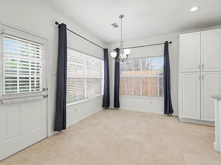 17907 Stoney Glade Ct — Photo 8