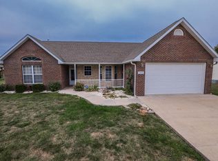 1319 Woodridge Ln, Moberly, MO 65270