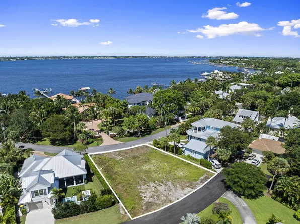 932 SE Riverside Drive, Stuart, FL 34994