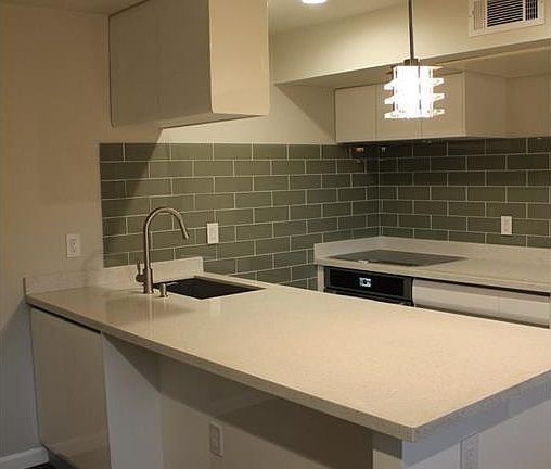 2nd image of 3110 Red River St #D310