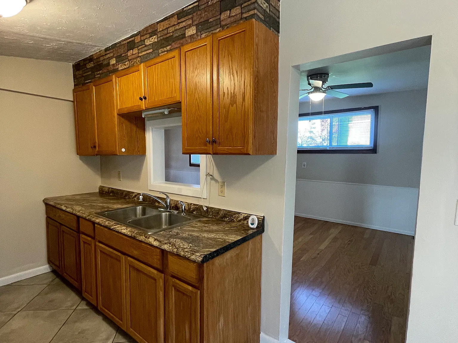 141 S 3rd St — Photo 4