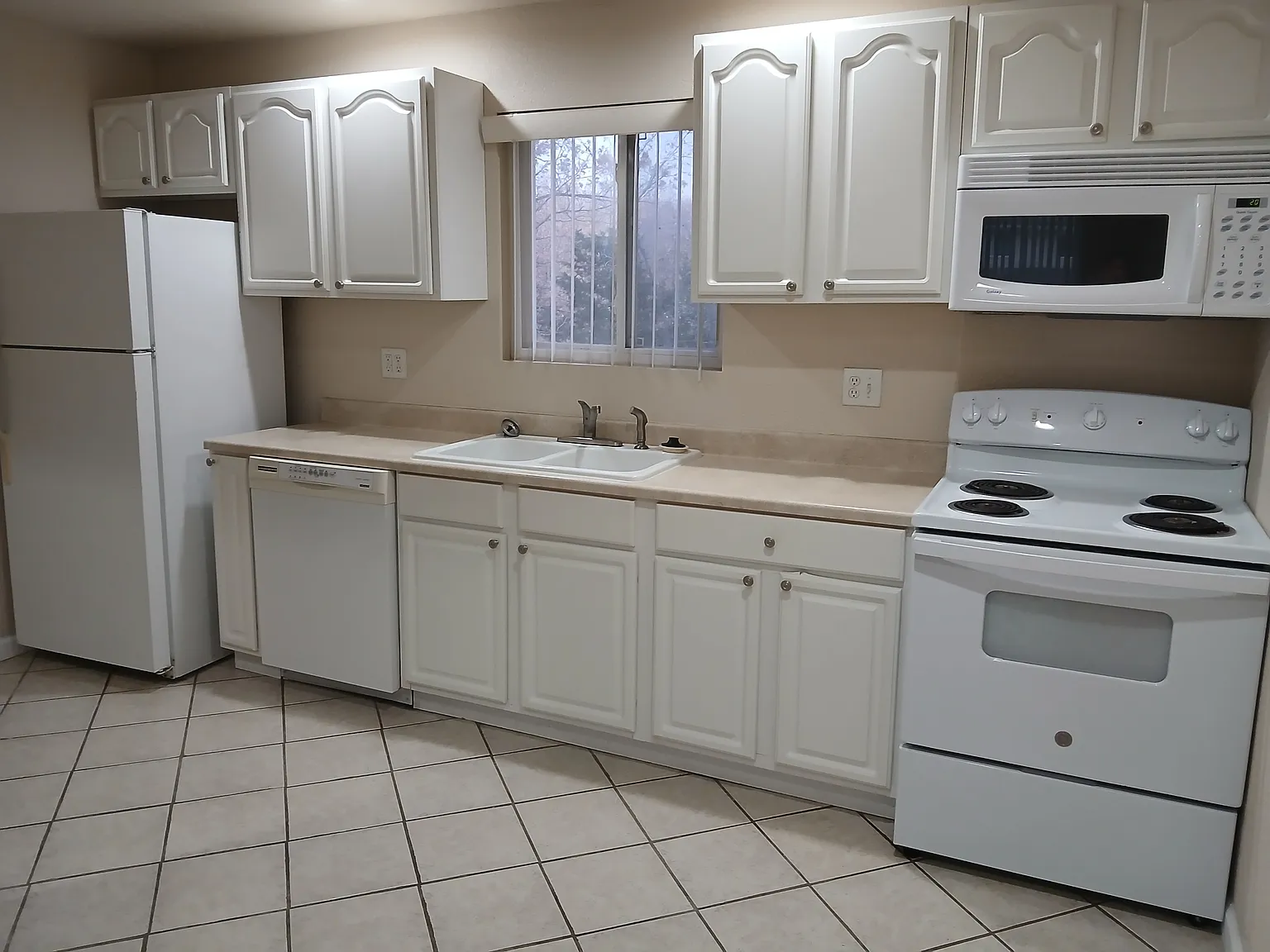 1100 Briarwood Rd - 4 — Photo 1