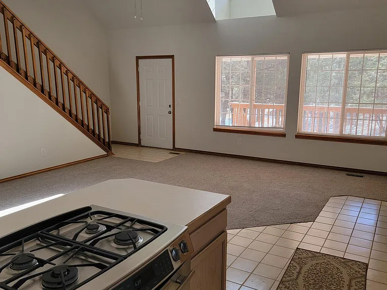 10690 Spur Pl — Photo 6