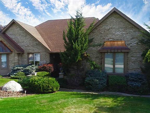 3rd image of 46384 Hawkins Ct