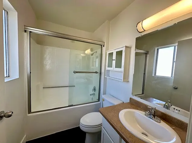 6451 Kester Ave — Photo 10