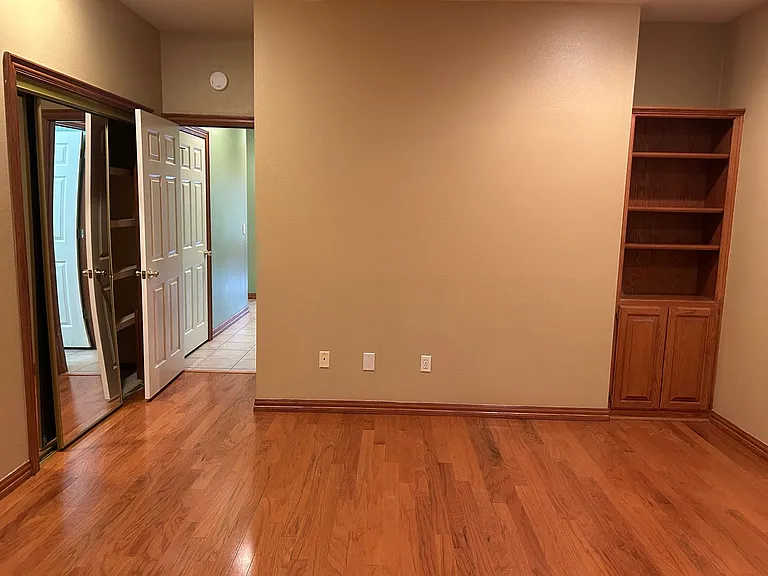599 S Main St — Photo 15