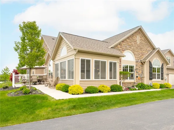 3241 Abbey Rd, Canandaigua, NY 14424