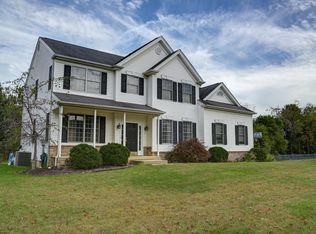 5067 W Saucon Ave, Center Valley, PA 18034