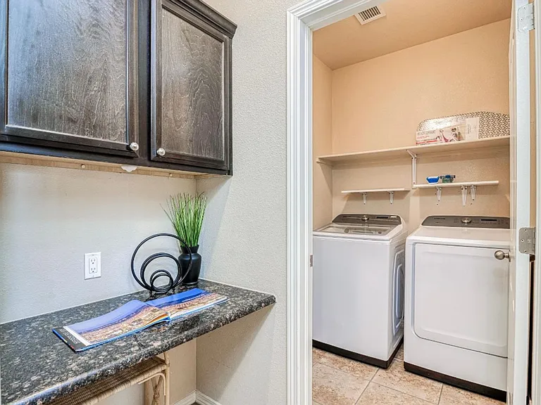 7413 Red Cedar Dr — Photo 46