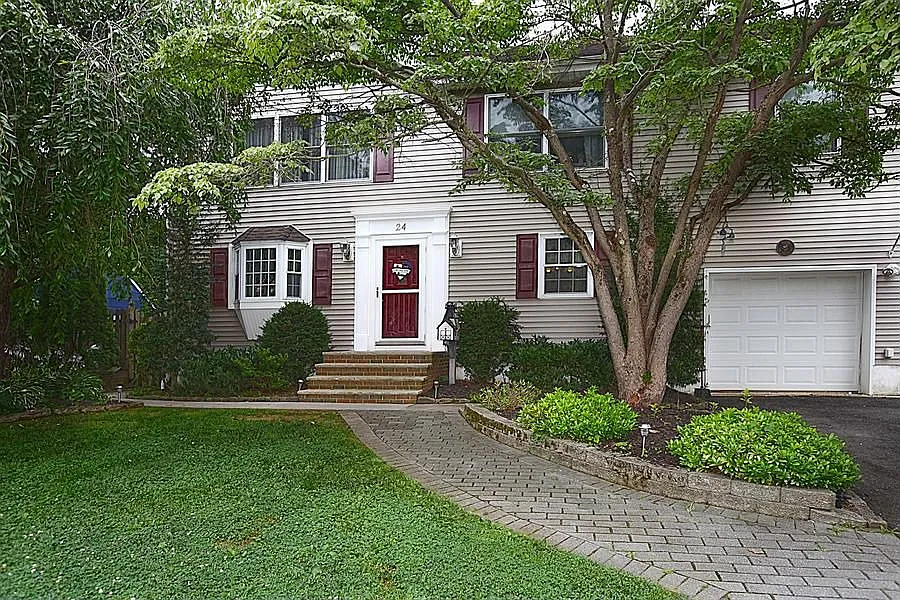 24 James St photo 1