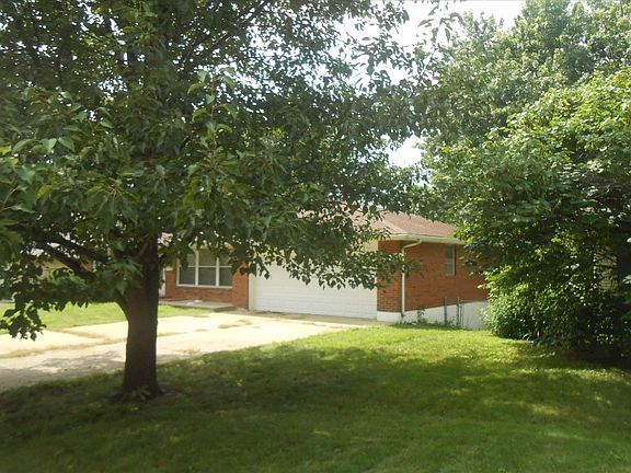 3rd image of 3604 S Drumm Ave