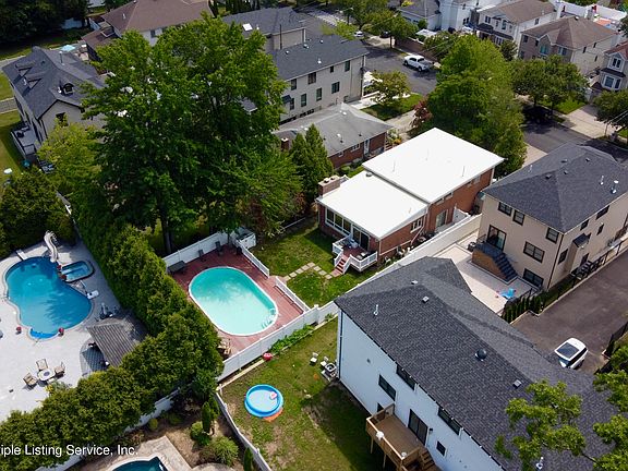 4th image of 83 Finlay Ave