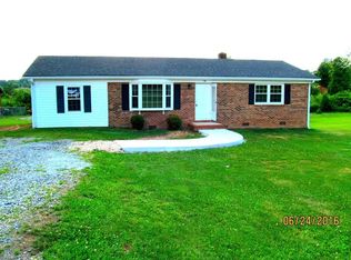 164 Shamrock Ave, Mount Airy, NC 27030