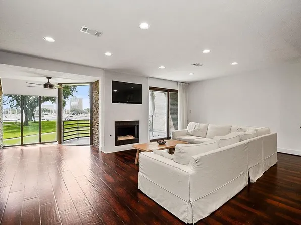 1933 Enterprise Ave, League City, TX 77573