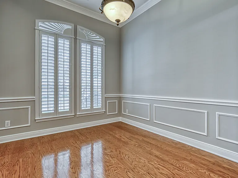 6533 Riveredge Dr — Photo 36