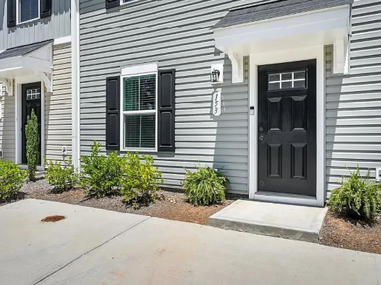 153 Nicklaus Dr — Photo 2