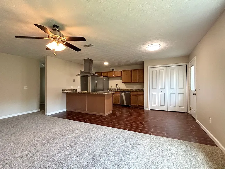 1747 Papaya Dr N — Photo 10