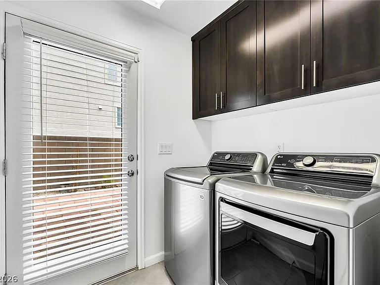 7754 Misty Oaks Ave — Photo 23
