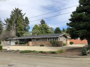 3777 Chester St, North Bend, OR 97459