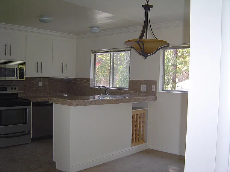 6 Hillcrest Ave #2 — Photo 5