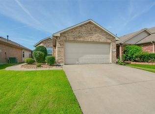 2128 Charmion Ln, Fort Worth, TX 76131