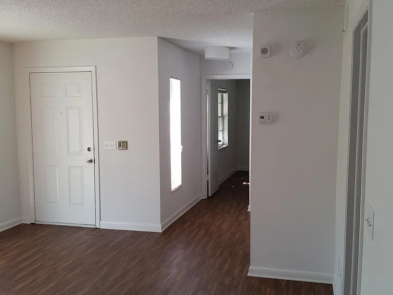 1906 W Dekle Ave — Photo 10