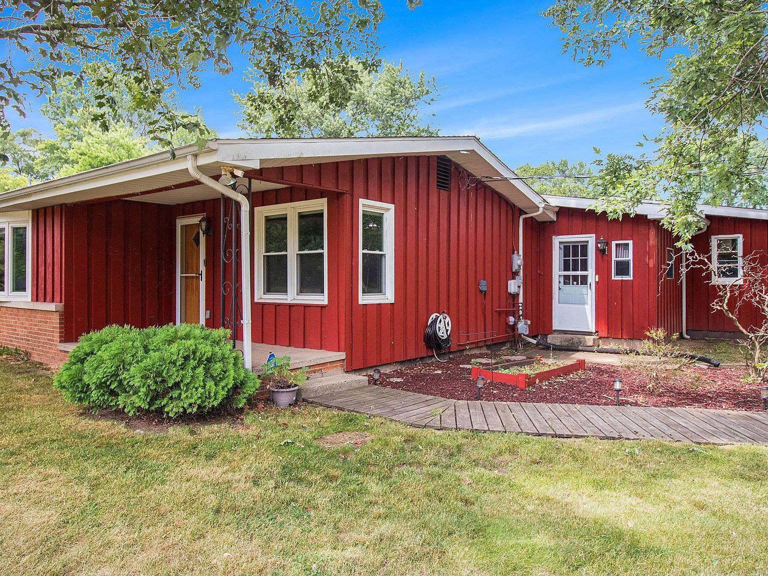 19397 Brick Rd, South Bend, IN 46637 Zillow