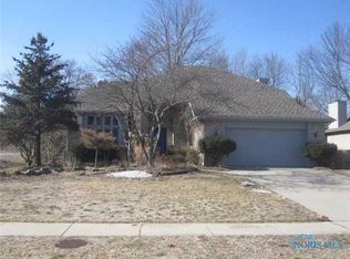 2209 Wimbledon Park, Toledo, OH 43617