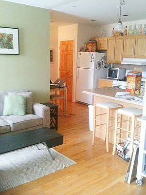 2nd image of 563 20th St #3F